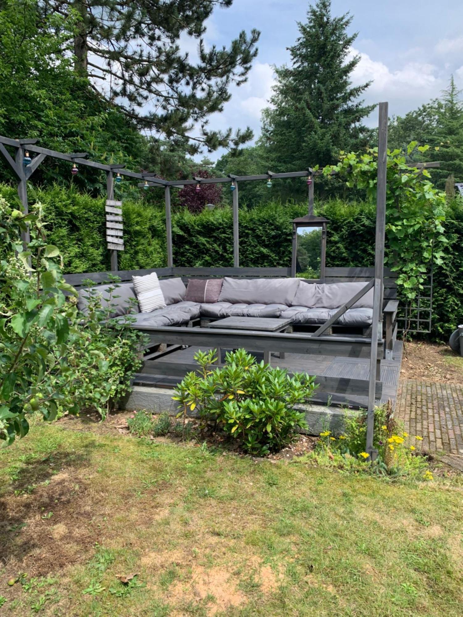 Dubbele Chalet Op Recreatiepark Topparken Op De Veluwe In Beekbergen Met Grote Vrije Tuin En Eigen Parkeerplaats Habitación foto